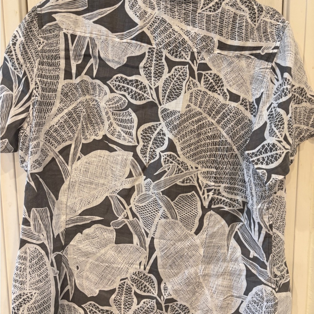 TOMMY BAHAMA Shirt Womens Large L Button Front Linen Grey & White Floral - Picture 7 of 10